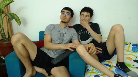 Snapshot of fallgays chatting on May 9, 2:28 am FallGays online show from May 9, 2:28 am