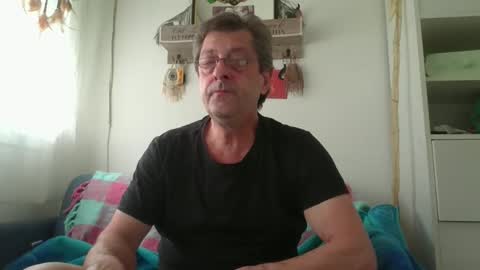 Snapshot of falushp chatting on April 13, 12:54 pm falushp online show from April 13, 12:54 pm