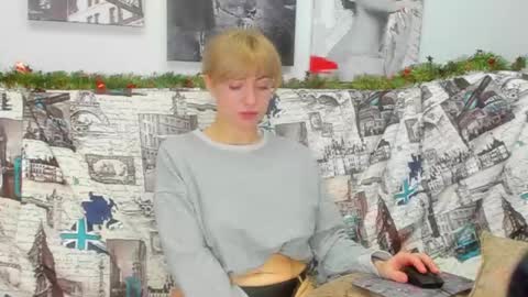 Snapshot of fancy__nancy chatting on December 24, 6:22 am Nancy online show from December 24, 6:22 am