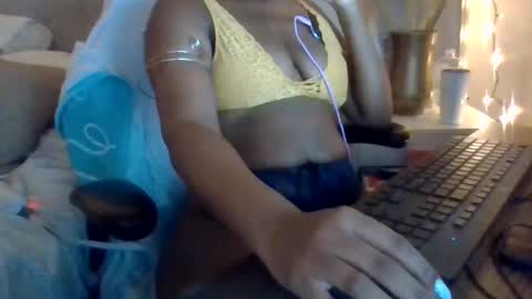 Snapshot of fancy_fetish chatting on December 13, 7:53 pm Caylenge online show from December 13, 7:53 pm