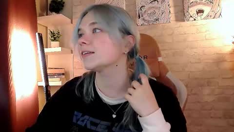 Snapshot of fancybella chatting on October 7, 2:36 pm Bella online show from October 7, 2:36 pm