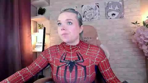 Snapshot of fancybella chatting on October 19, 10:16 am Bella online show from October 19, 10:16 am