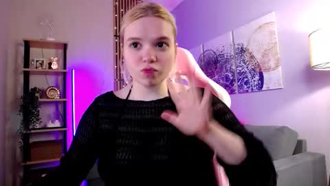 Bella online show from February 1, 4:05 pm