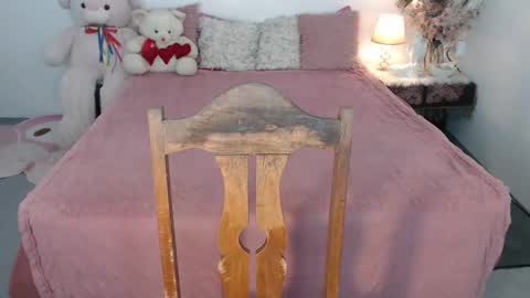 Snapshot of fancylaylaxx chatting on December 27, 12:07 am Layla online show from December 27, 12:07 am