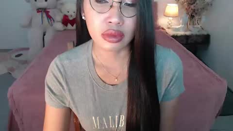 Snapshot of fancylaylaxx chatting on December 27, 2:22 pm Layla online show from December 27, 2:22 pm