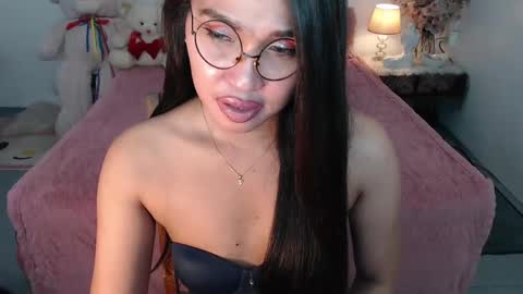 Snapshot of fancylaylaxx chatting on February 17, 6:53 am Layla online show from February 17, 6:53 am