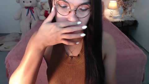 Snapshot of fancylaylaxx chatting on December 5, 6:37 pm Layla online show from December 5, 6:37 pm