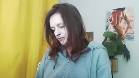 Snapshot of fancynadine chatting on December 3, 9:22 am Nadine online show from December 3, 9:22 am