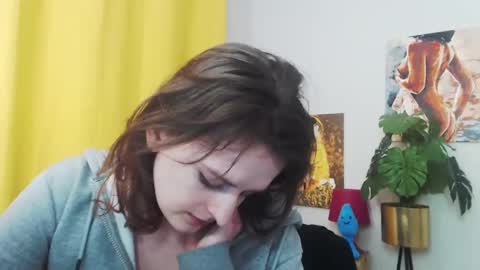 Snapshot of fancynadine chatting on December 4, 9:29 am Nadine online show from December 4, 9:29 am