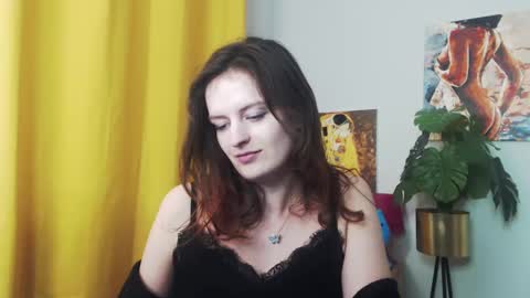 Snapshot of fancynadine chatting on December 10, 12:38 pm Nadine online show from December 10, 12:38 pm