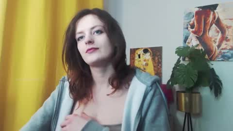 Snapshot of fancynadine chatting on December 11, 12:23 pm Nadine online show from December 11, 12:23 pm