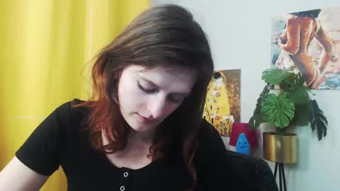 Snapshot of fancynadine chatting on December 16, 12:27 pm Nadine online show from December 16, 12:27 pm