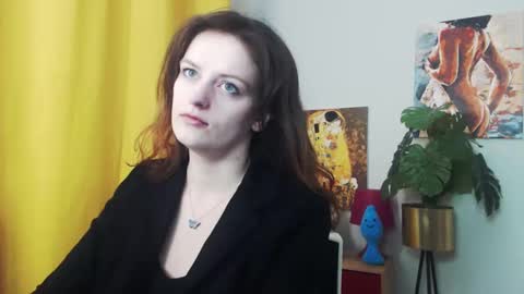 Snapshot of fancynadine chatting on December 17, 6:24 am Nadine online show from December 17, 6:24 am