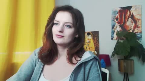 Snapshot of fancynadine chatting on December 19, 10:13 am Nadine online show from December 19, 10:13 am