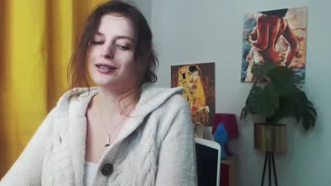 Snapshot of fancynadine chatting on January 8, 9:21 am Nadine online show from January 8, 9:21 am