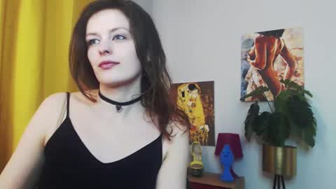 Snapshot of fancynadine chatting on February 5, 9:25 am Nadine online show from February 5, 9:25 am