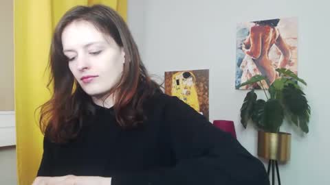 Snapshot of fancynadine chatting on February 6, 6:18 am Nadine online show from February 6, 6:18 am