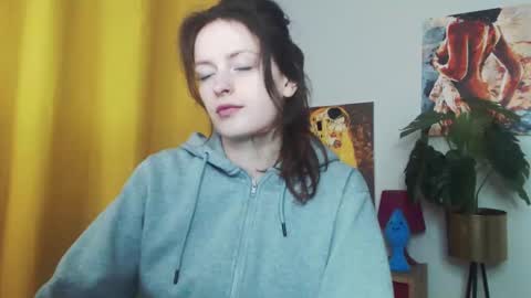 Snapshot of fancynadine chatting on February 13, 6:20 am Nadine online show from February 13, 6:20 am