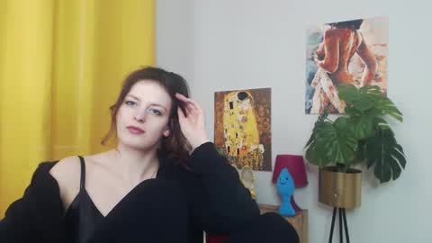 Snapshot of fancynadine chatting on February 14, 10:07 am Nadine online show from February 14, 10:07 am