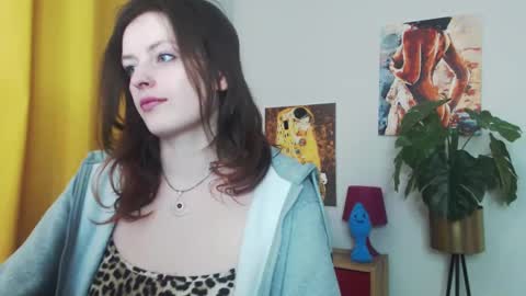 Snapshot of fancynadine chatting on February 19, 6:22 am Nadine online show from February 19, 6:22 am