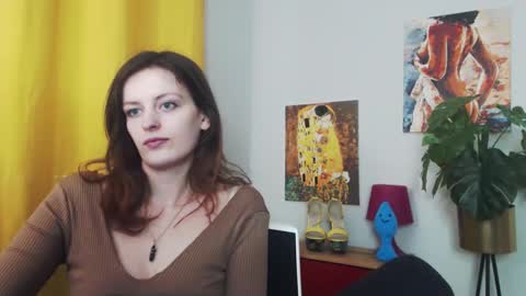 Snapshot of fancynadine chatting on February 24, 9:21 am Nadine online show from February 24, 9:21 am