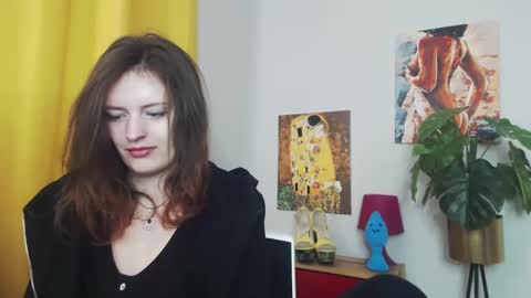 Snapshot of fancynadine chatting on February 25, 6:25 am Nadine online show from February 25, 6:25 am