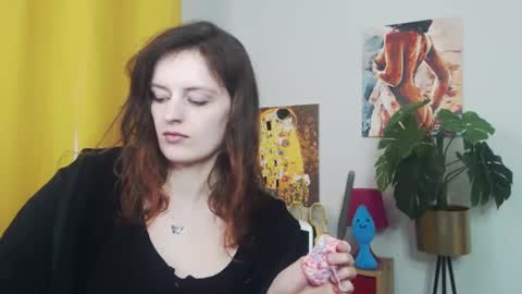 Snapshot of fancynadine chatting on March 10, 9:21 am Nadine online show from March 10, 9:21 am