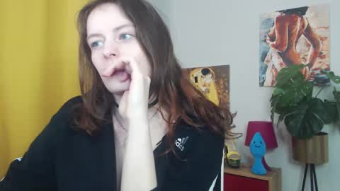 Snapshot of fancynadine chatting on March 12, 6:18 am Nadine online show from March 12, 6:18 am