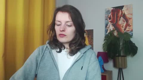 Snapshot of fancynadine chatting on October 1, 4:40 am Nadine online show from October 1, 4:40 am