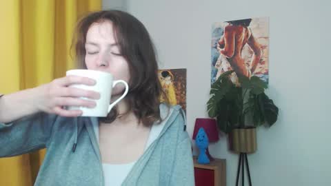 Snapshot of fancynadine chatting on October 12, 5:39 am Nadine online show from October 12, 5:39 am