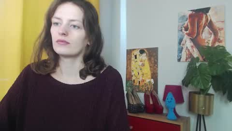 Snapshot of fancynadine chatting on November 8, 8:25 am Nadine online show from November 8, 8:25 am