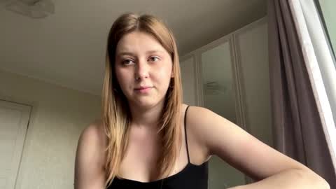 Snapshot of fanniepeacemaker chatting on June 11, 9:18 am Sara online show from June 11, 9:18 am