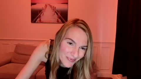 Fanny online show from December 3, 3:22 pm