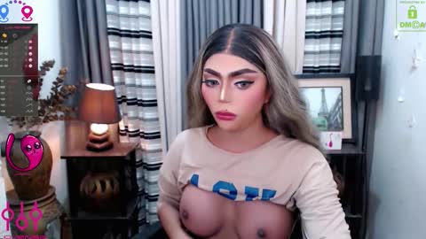 Snapshot of fantacyoflove chatting on January 19, 12:47 am YASI online show from January 19, 12:47 am