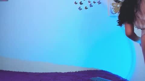 Snapshot of fantastic_asians2 chatting on September 19, 9:59 pm Ale online show from September 19, 9:59 pm