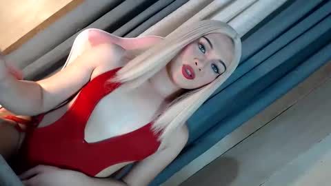 DANIELLA - DONT FORGET TO GIVE ME A THUMBSU UP online show from December 22, 1:08 pm