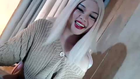 Snapshot of fantasticcock69_daniella chatting on June 22, 9:34 pm DANIELLA - DONT FORGET TO GIVE ME A THUMBSU UP online show from June 22, 9:34 pm