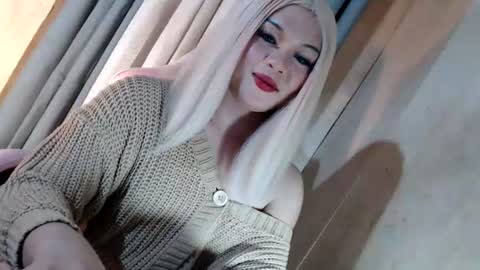 Snapshot of fantasticcock69_daniella chatting on June 25, 5:34 am DANIELLA - DONT FORGET TO GIVE ME A THUMBSU UP online show from June 25, 5:34 am