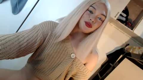 Snapshot of fantasticcock69_daniella chatting on July 25, 11:02 pm DANIELLA - DONT FORGET TO GIVE ME A THUMBSU UP online show from July 25, 11:02 pm