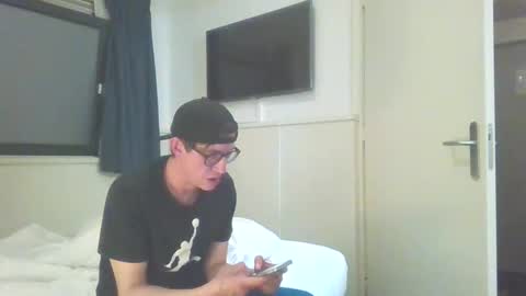 Snapshot of fantasticd1916 chatting on September 12, 3:06 am fantasticd1916 online show from September 12, 3:06 am