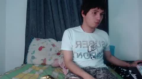 Snapshot of fantasyandsdreams chatting on May 27, 1:46 am fantasyandsdreams online show from May 27, 1:46 am