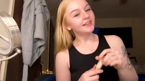 fantasyfairy555 online show from September 17, 12:34 am