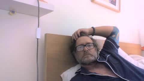 Snapshot of fantasying01 chatting on September 17, 5:53 am fantasying01 online show from September 17, 5:53 am