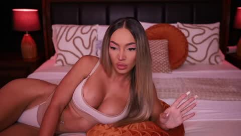 Snapshot of fantasystudiox chatting on March 22, 10:46 pm Carmina online show from March 22, 10:46 pm