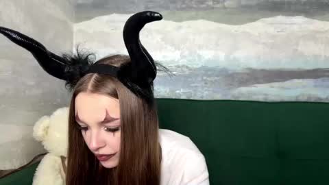 Snapshot of farahmantifel chatting on October 31, 12:50 pm Anna Scovich online show from October 31, 12:50 pm