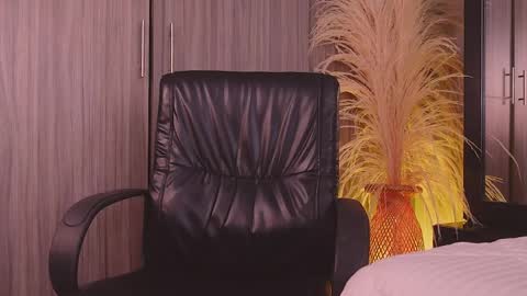 farid_jake_ online show from March 30, 2:40 pm