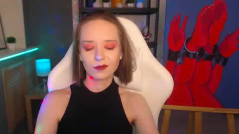Fascinating   Eyes online show from December 7, 10:28 pm