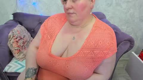 fashiona online show from January 13, 10:45 pm