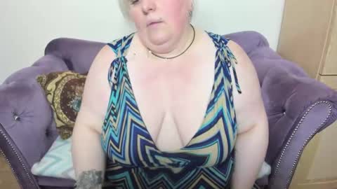 fashiona online show from October 8, 8:17 pm