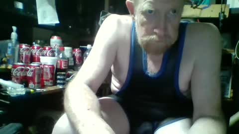 Snapshot of fasteddyuc chatting on January 3, 8:43 am fasteddyuc online show from January 3, 8:43 am